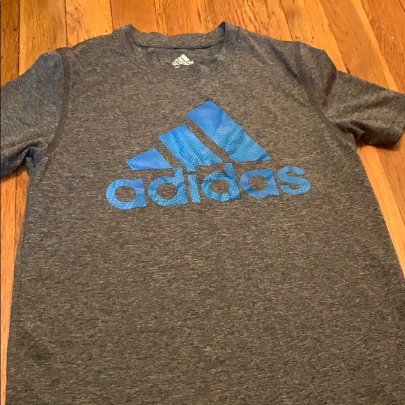 Addidas boys T-shirt - Picture 2 of 4
